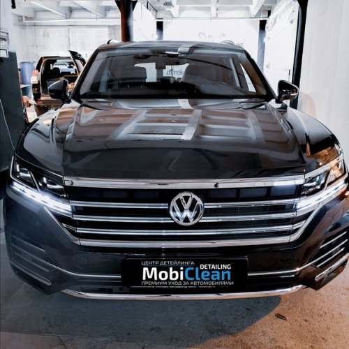 VW Toureg полностью оклеен в антигравийную пленку Quantum Pro. Защитили от...0